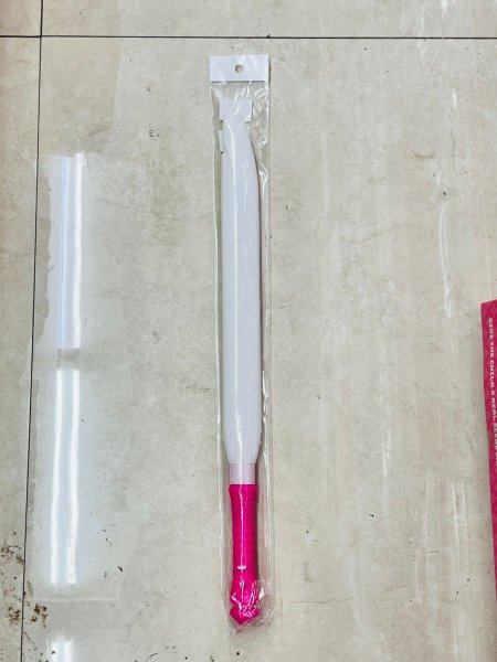 سيف مضيئ مع بطارية